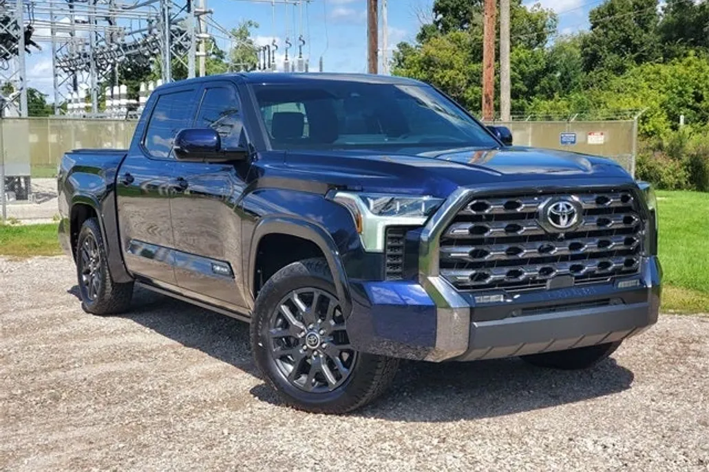 2023 Toyota Tundra Platinum photo 1