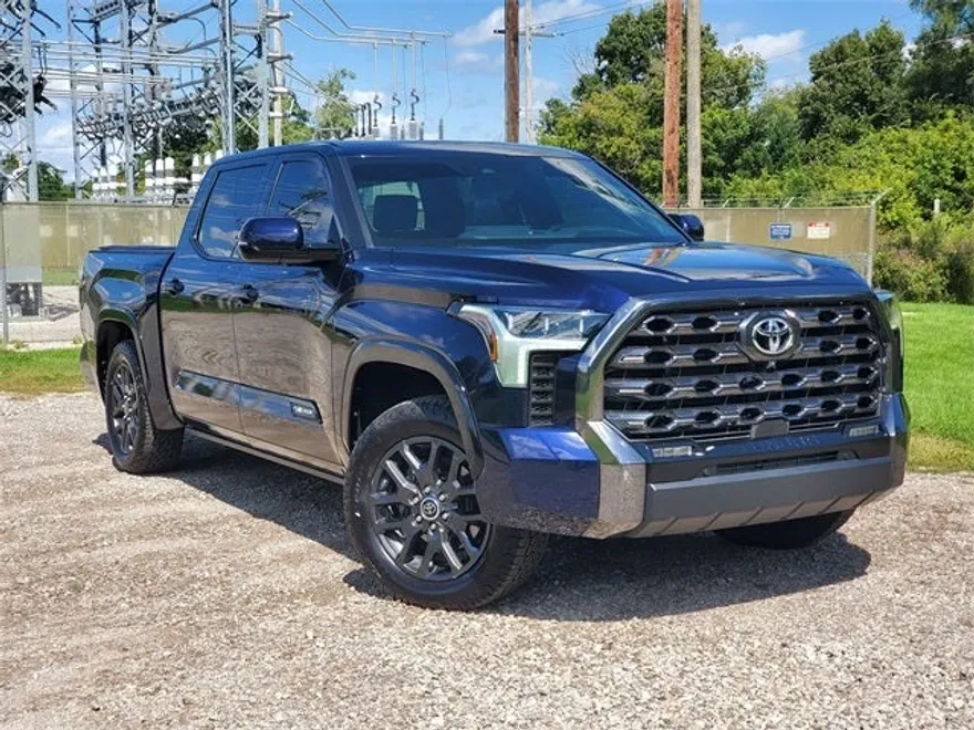 2023 Toyota Tundra Platinum photo 1