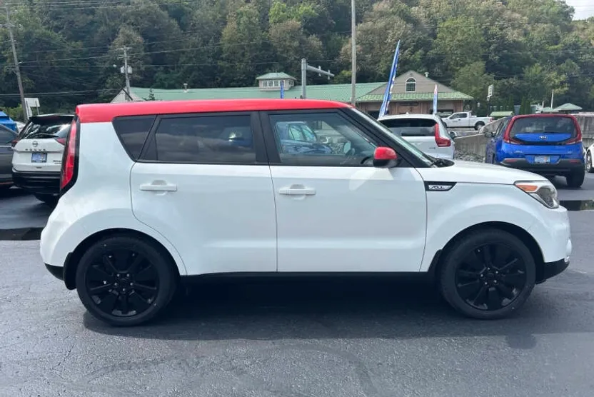 2019 Kia Soul Plus photo 1