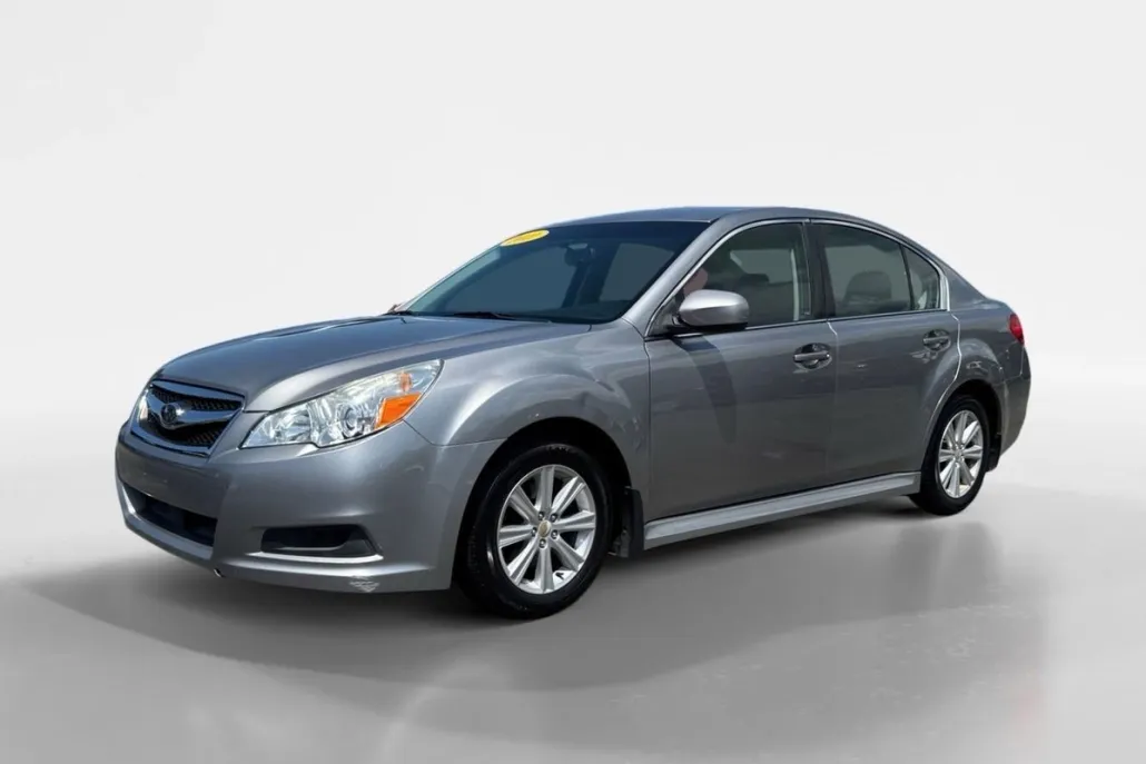 2011 Subaru Legacy 2.5i Premium photo 1