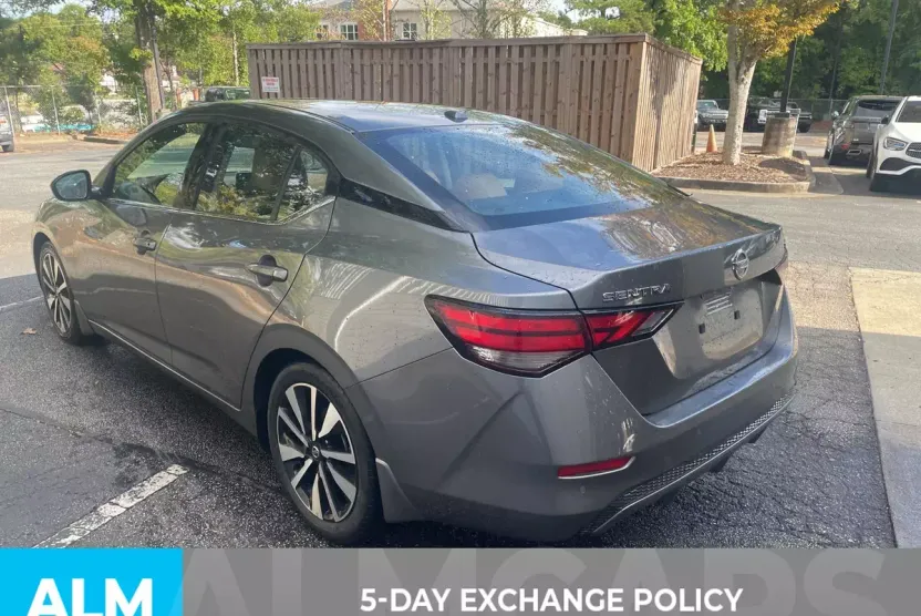 2022 Nissan Sentra SV photo 1