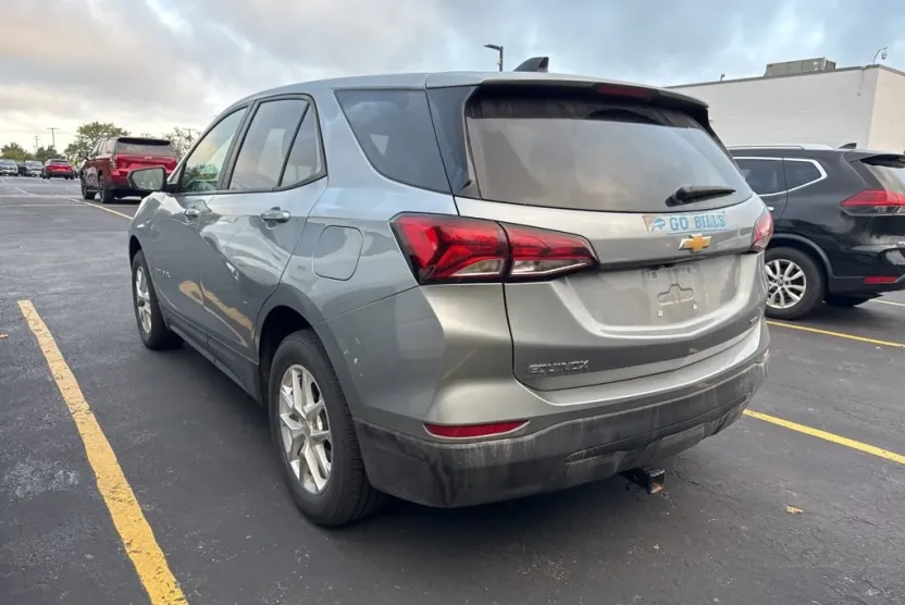 2024 Chevrolet Equinox LS photo 1