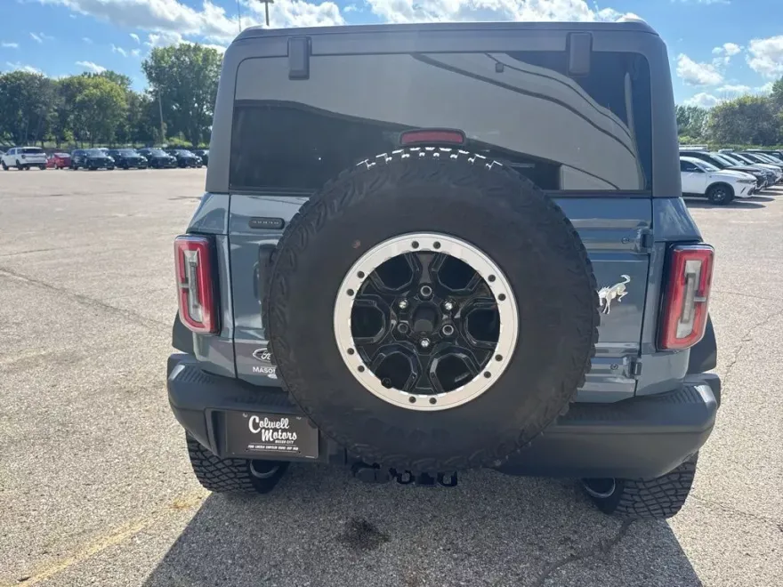 2024 Ford Bronco Badlands photo 1