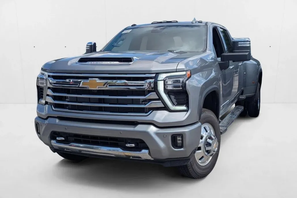 2025 Chevrolet Silverado 3500HD High Country photo 1