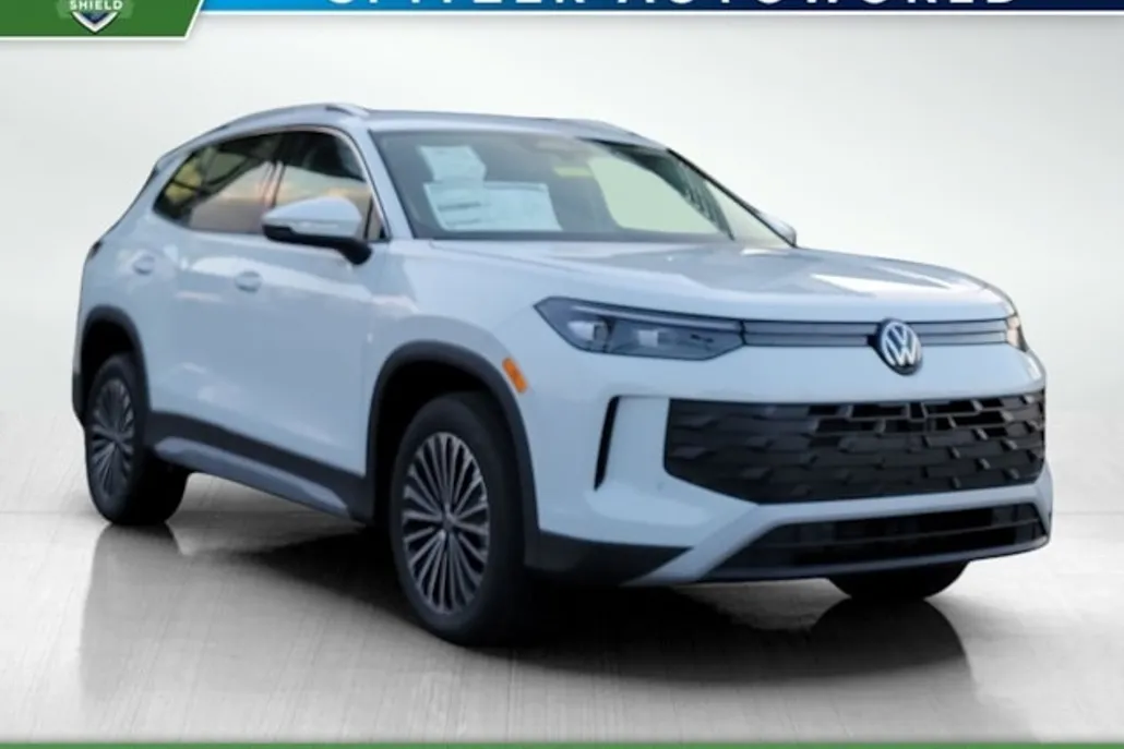 2025 Volkswagen Tiguan S photo 1