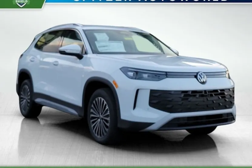 2025 Volkswagen Tiguan S photo 1