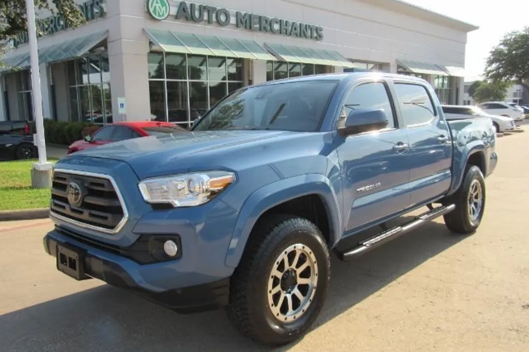 2019 Toyota Tacoma TRD Sport photo 1