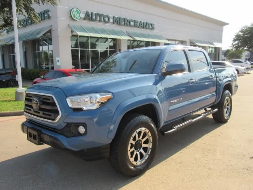 2019 Toyota Tacoma TRD Sport photo 1