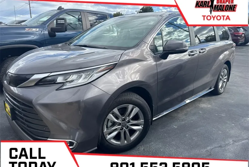 2023 Toyota Sienna Limited photo 1