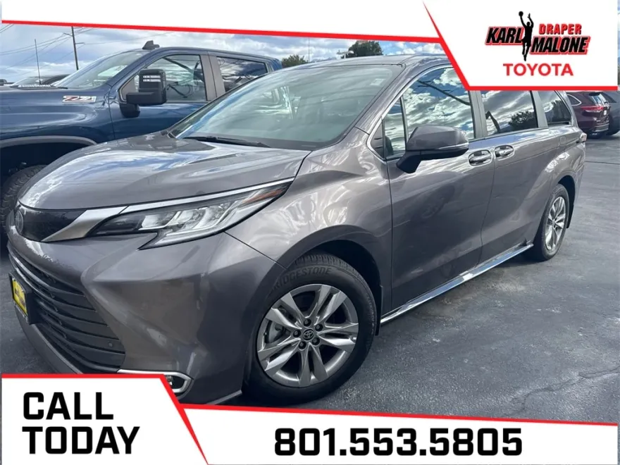2023 Toyota Sienna Limited photo 1