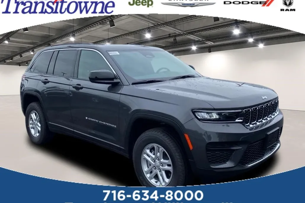 2025 Jeep Grand Cherokee Laredo photo 1