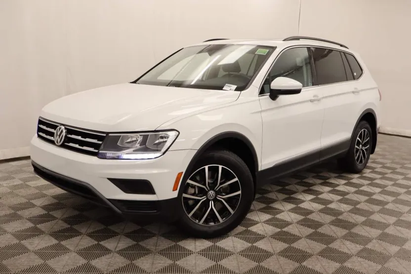 2021 Volkswagen Tiguan SE photo 1