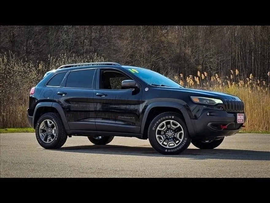 2019 Jeep Cherokee Trailhawk photo 2