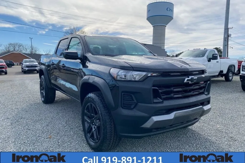 2025 Chevrolet Colorado Trail Boss photo 1