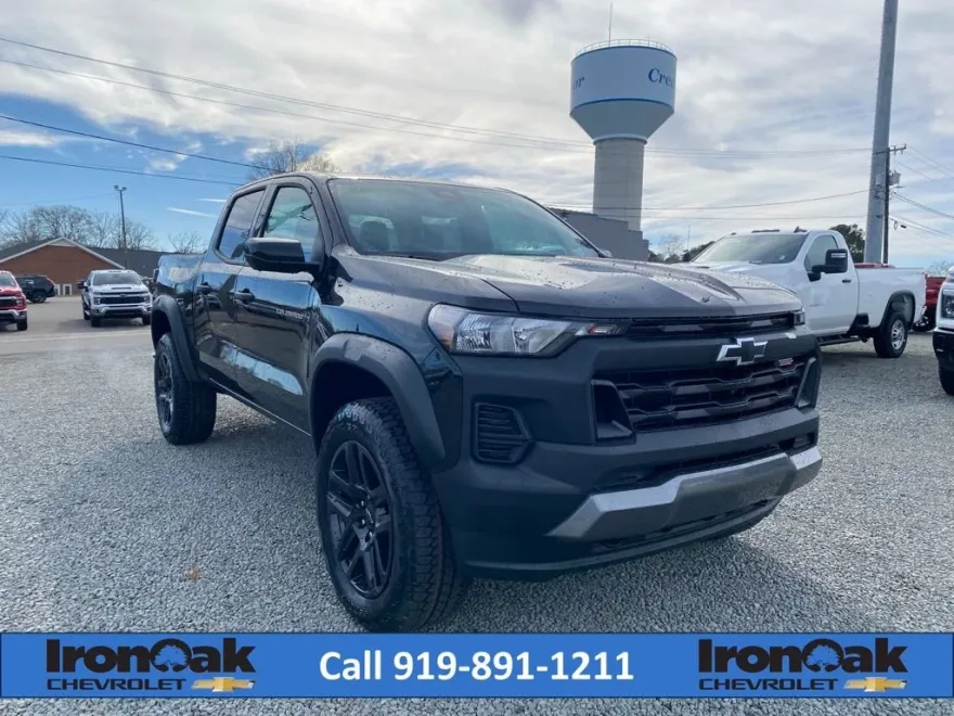 2025 Chevrolet Colorado Trail Boss photo 1