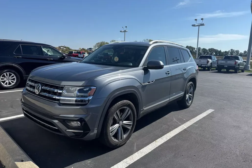2019 Volkswagen Atlas V6 SE R-Line photo 1
