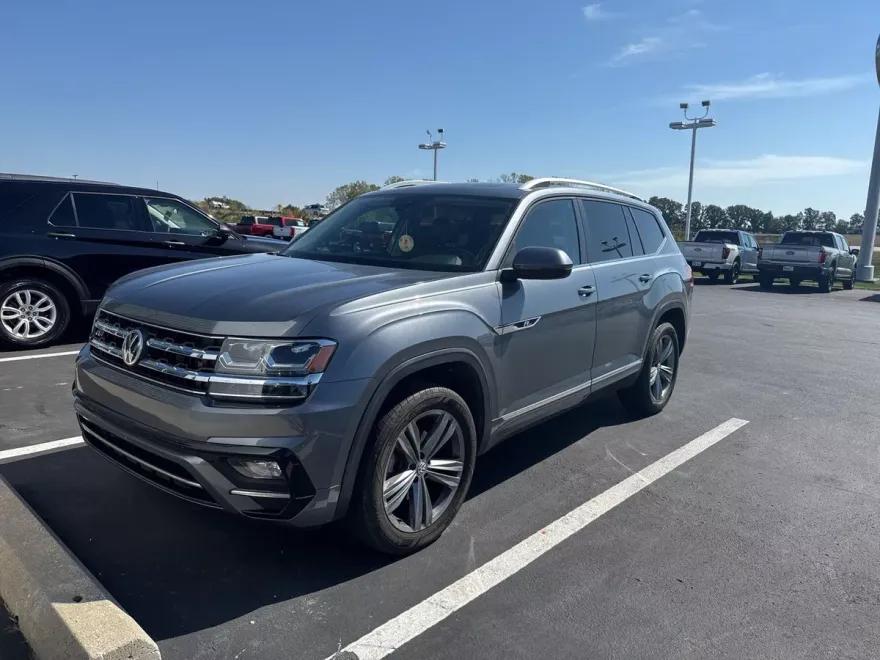 2019 Volkswagen Atlas V6 SE R-Line photo 1