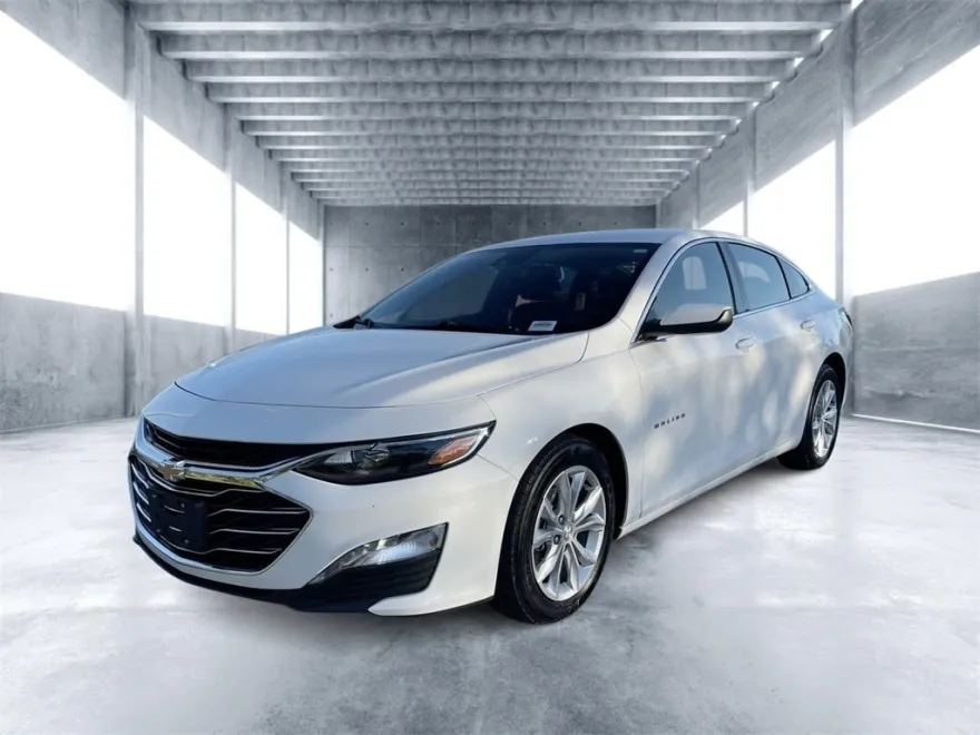 2024 Chevrolet Malibu 1LT photo 1