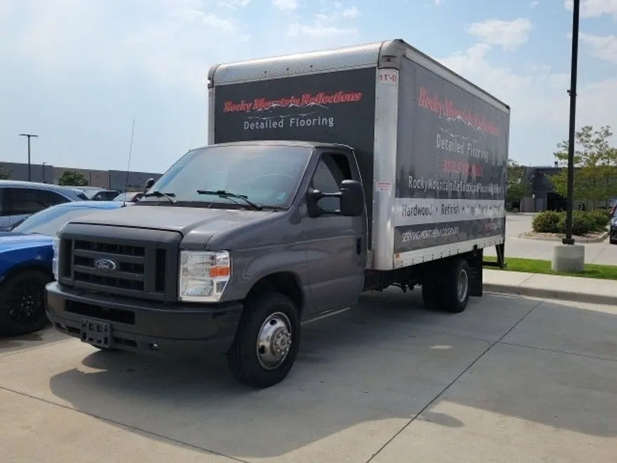 2019 Ford E-350 photo 1