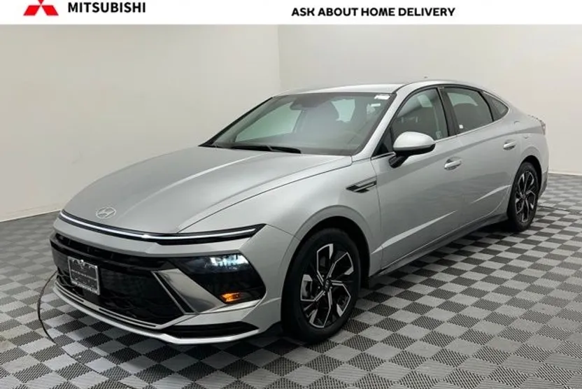 2024 Hyundai Sonata SEL photo 1