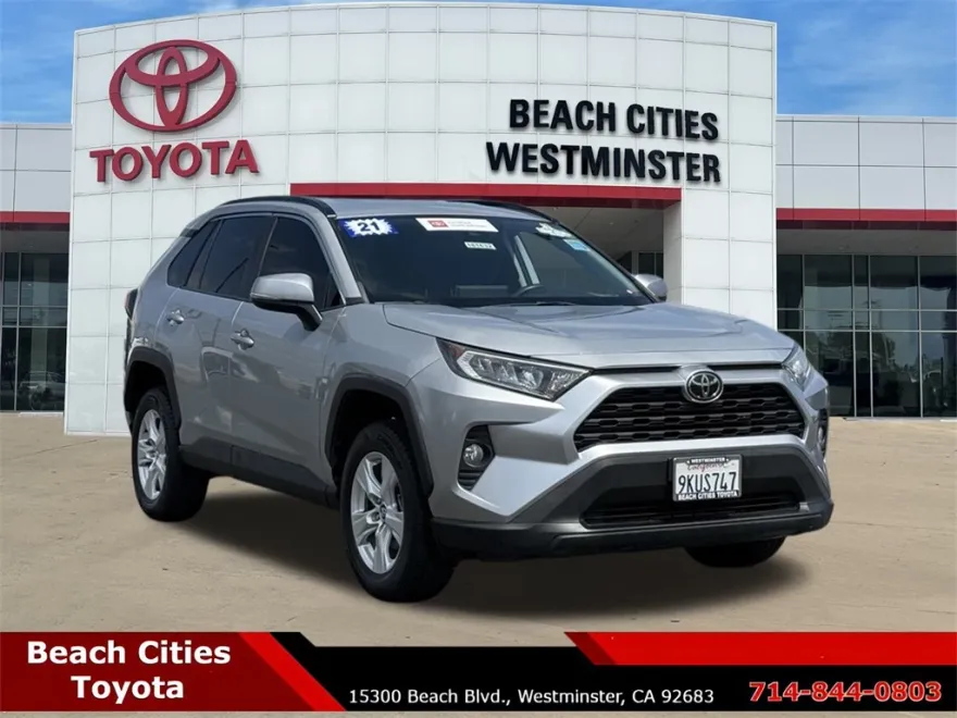 2021 Toyota RAV4 XLE photo 1