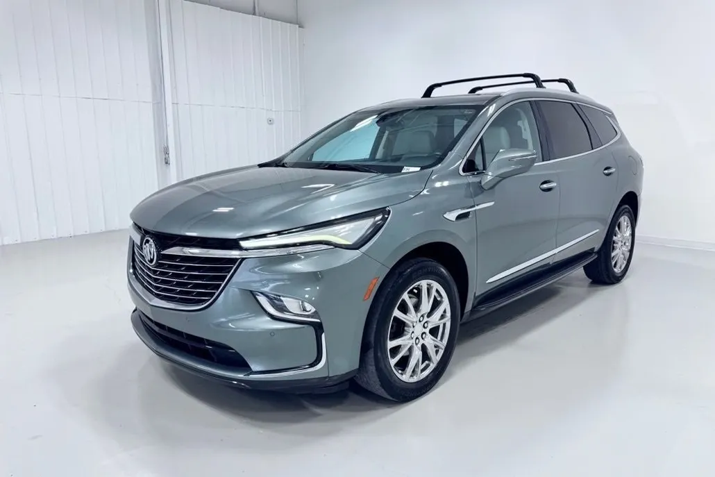 2022 Buick Enclave Essence photo 1