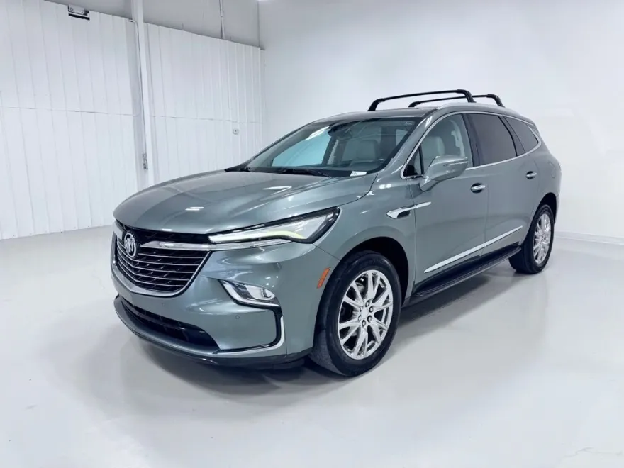 2022 Buick Enclave Essence photo 1