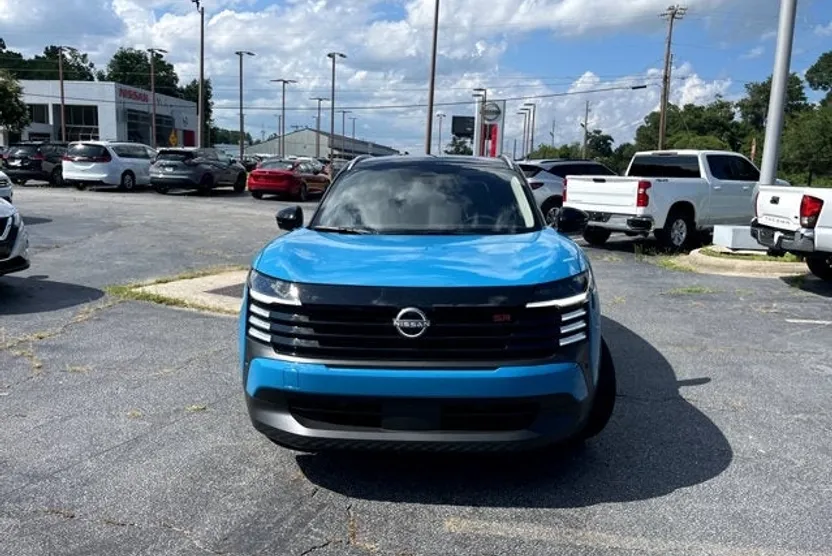 2025 Nissan Kicks SR photo 1