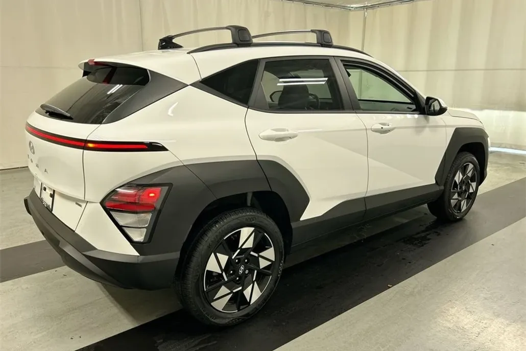 2025 Hyundai Kona SEL photo 1