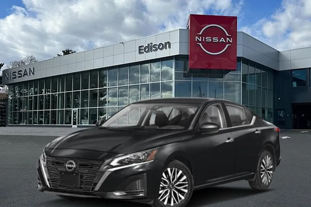 2025 Nissan Altima SV photo 1