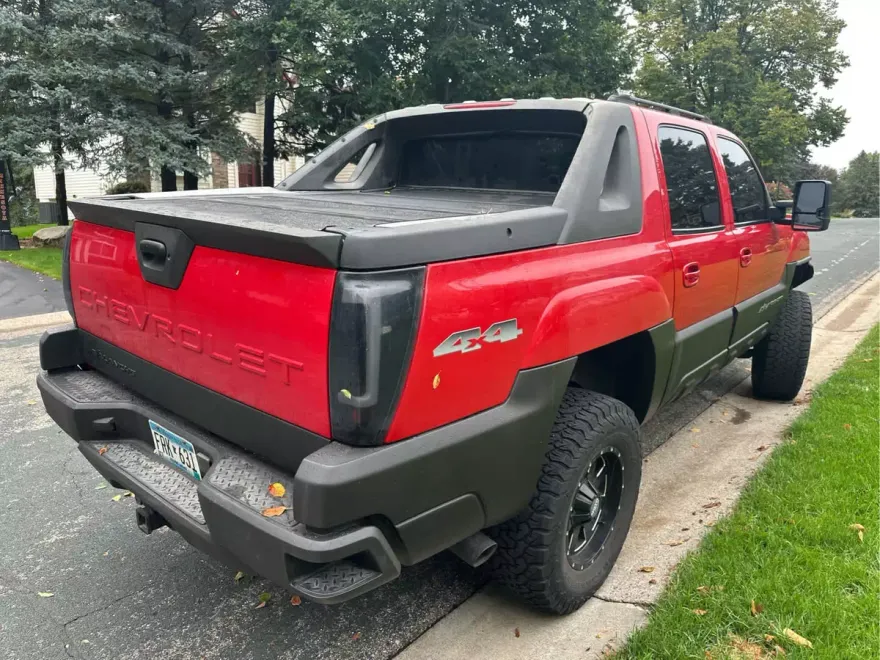 2004 Chevrolet Avalanche photo 1