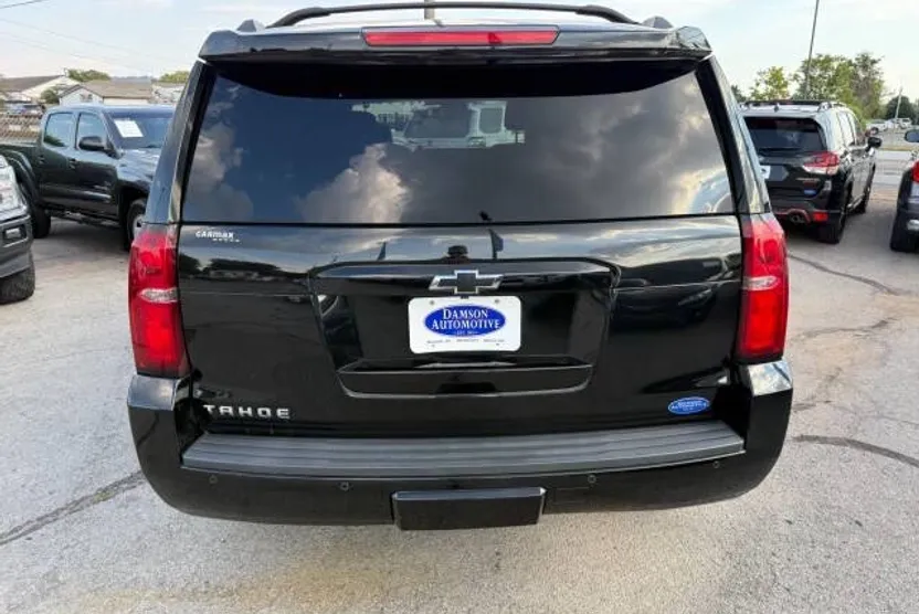 2017 Chevrolet Tahoe LT photo 1
