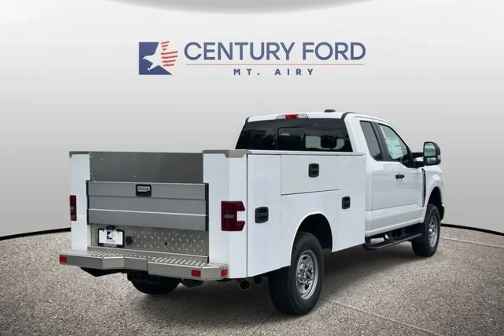 2025 Ford F-350 photo 1