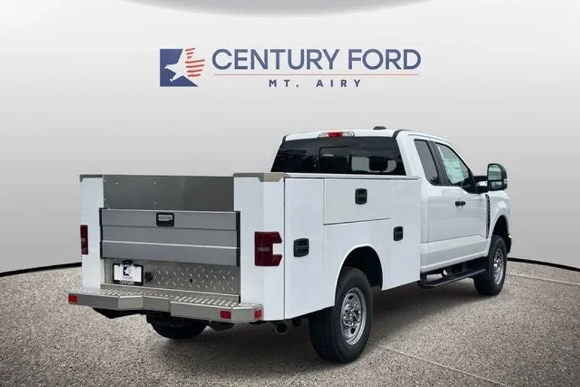 2025 Ford F-350 photo 1