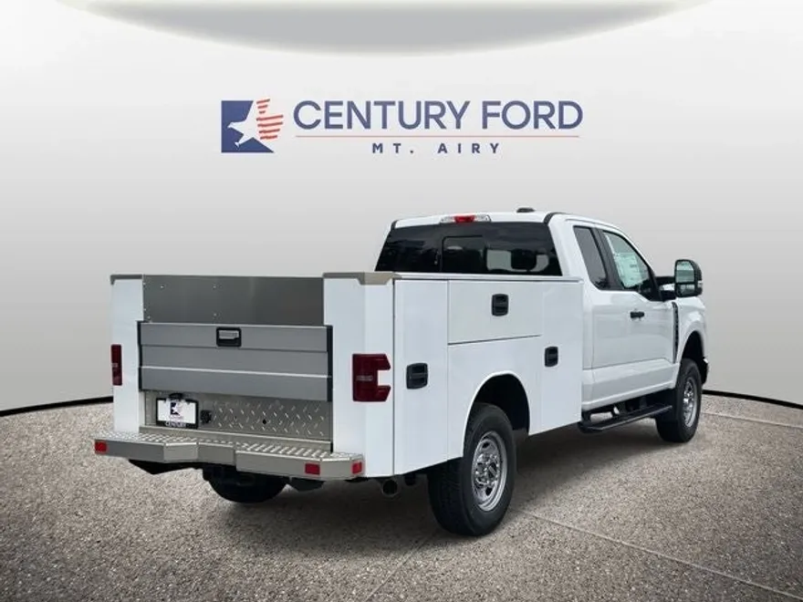 2025 Ford F-350 photo 1