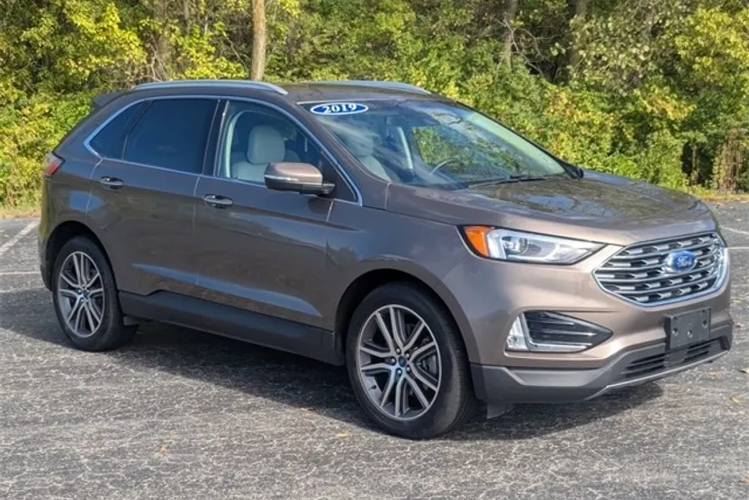2019 Ford Edge Titanium photo 1