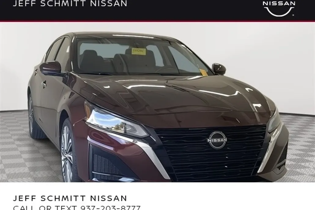 2025 Nissan Altima SL photo 1