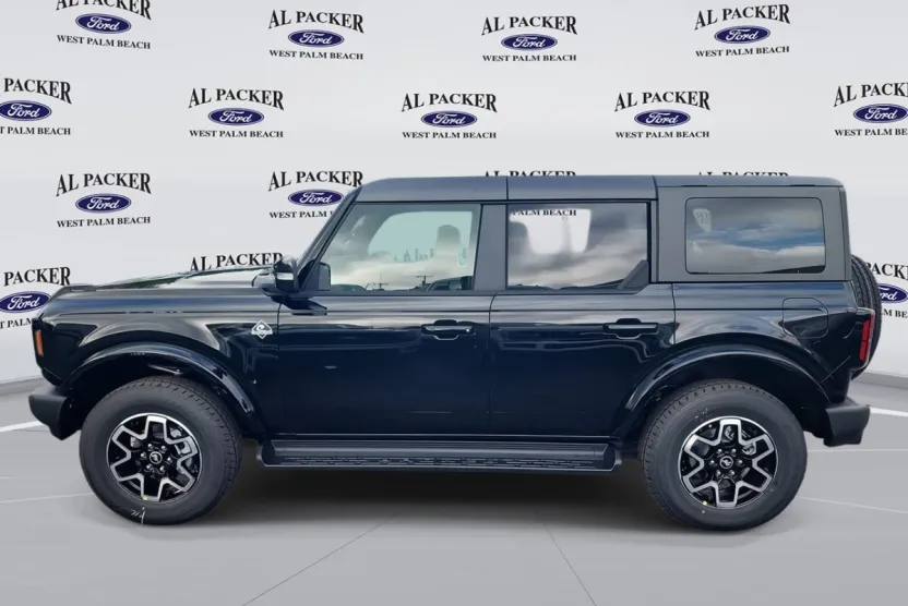 2025 Ford Bronco Outer Banks photo 1