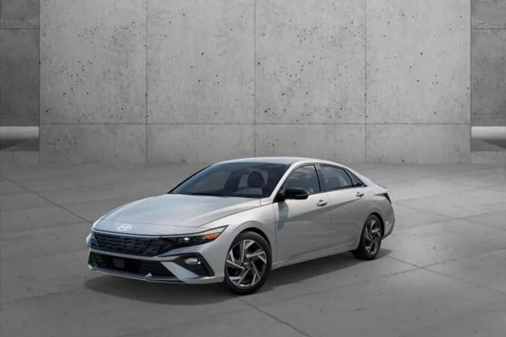 2025 Hyundai Elantra SEL Sport photo 1