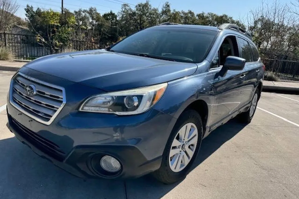 2017 Subaru Outback 2.5i Premium photo 1