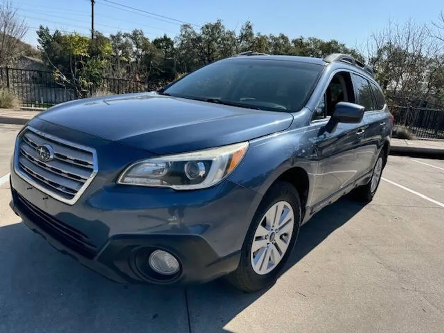 2017 Subaru Outback 2.5i Premium photo 1