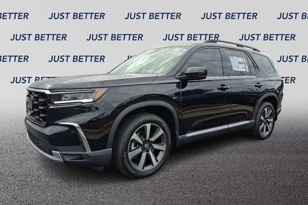 2025 Honda Pilot Touring photo 1