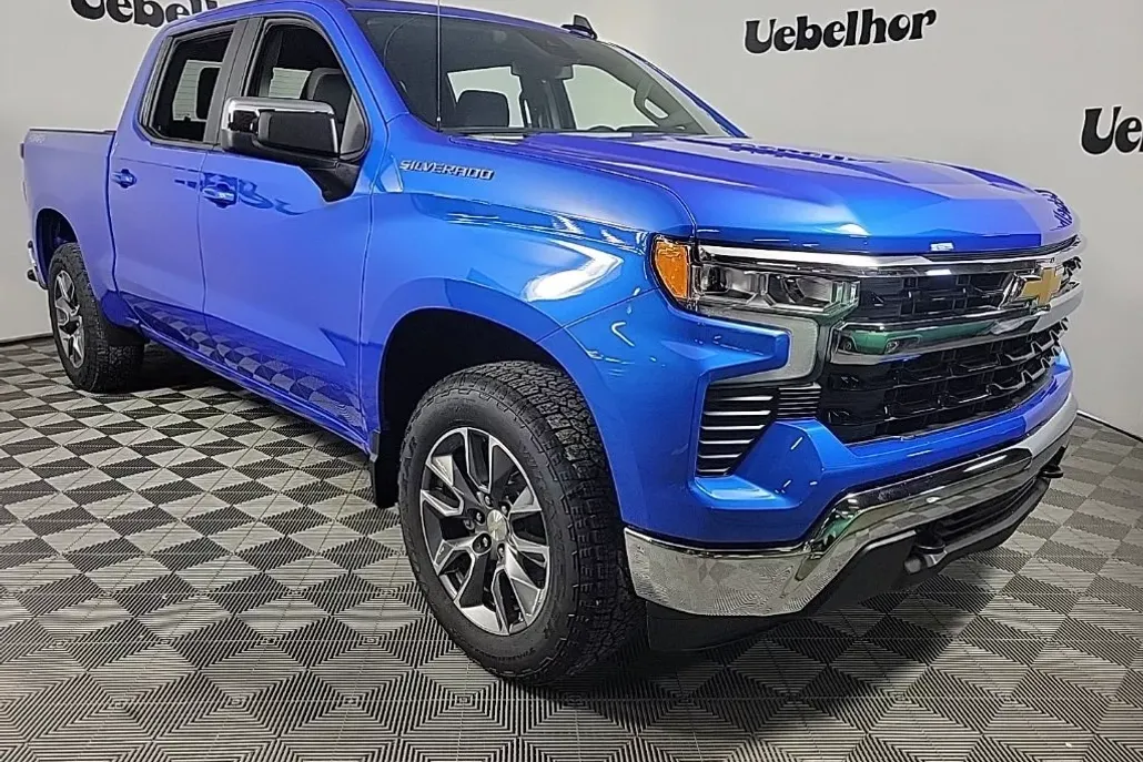 2026 Chevrolet Silverado 1500 LT photo 1