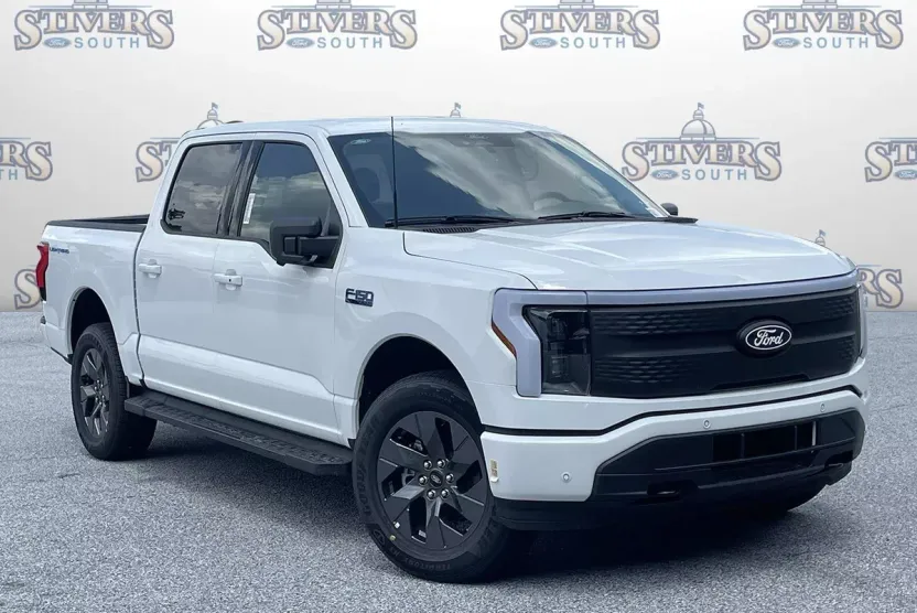 2025 Ford F-150 Lightning photo 1