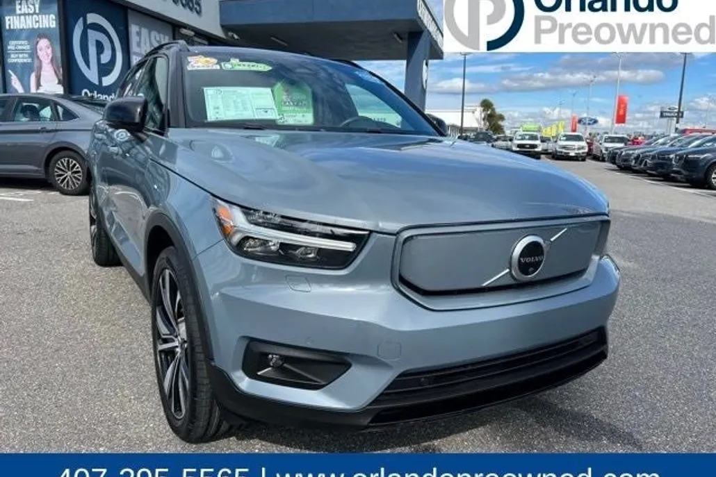 2021 Volvo XC40 Recharge P8 photo 1