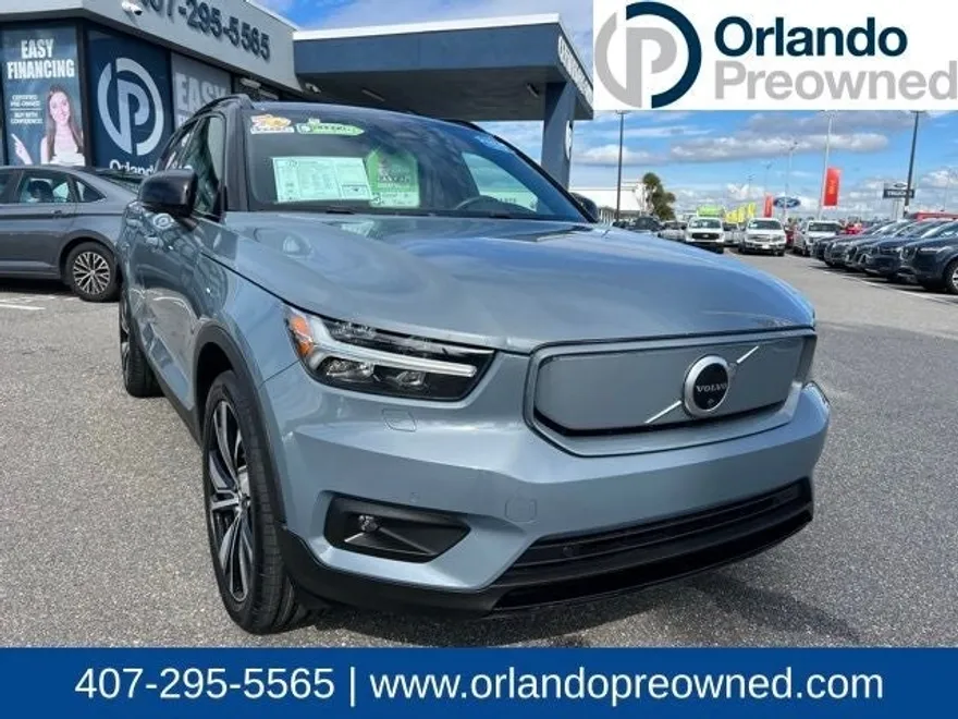 2021 Volvo XC40 Recharge P8 photo 1