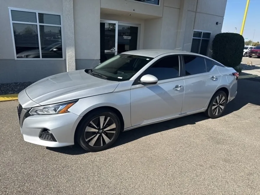 2021 Nissan Altima 2.5 SV photo 1