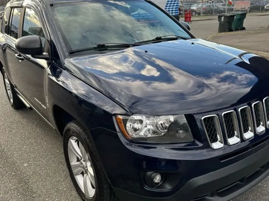 2014 Jeep Compass Sport photo 1