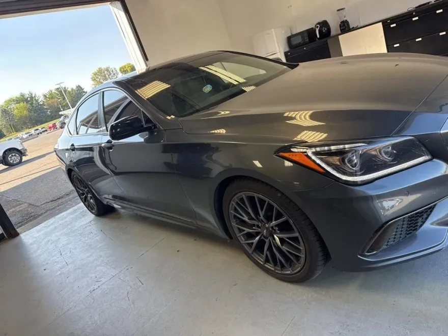 2018 Genesis G80 3.3T Sport photo 1