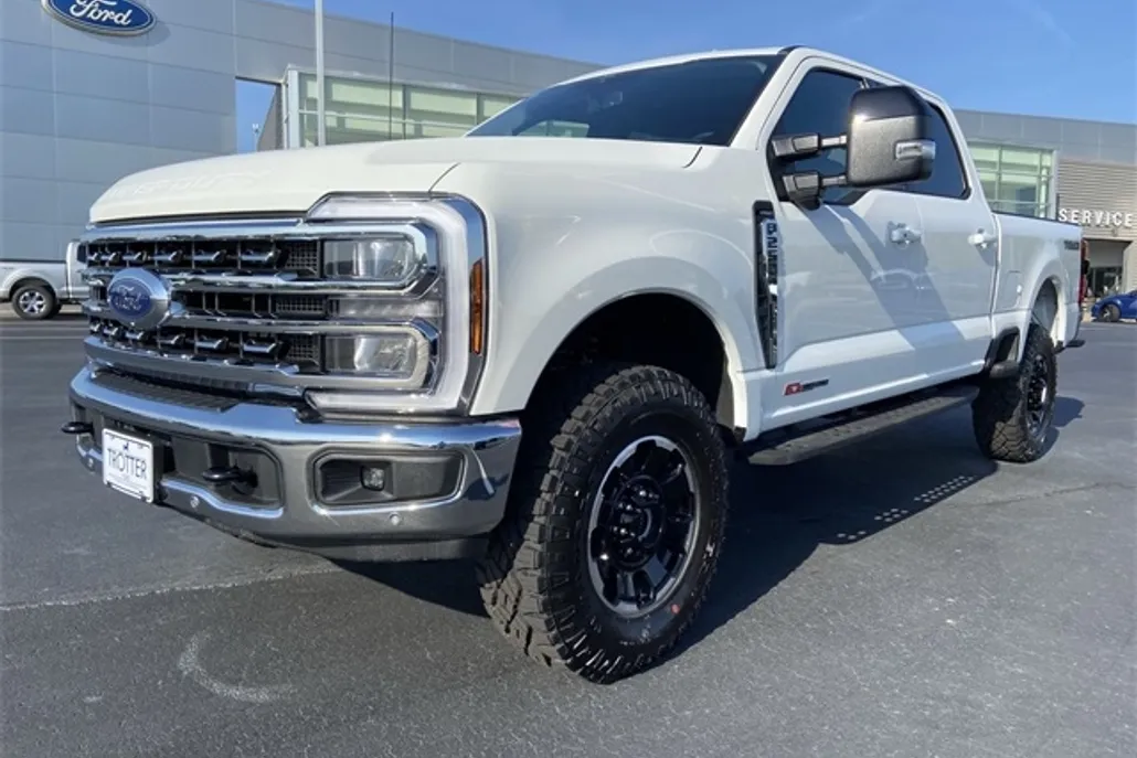 2025 Ford F-250 Lariat photo 1
